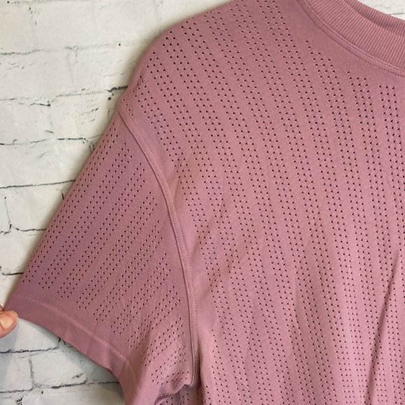 Lululemon Train to Be T-Shirt Pink 10 Crop CrossFit Gym Workout Fall Athleisure - Picture 8 of 16